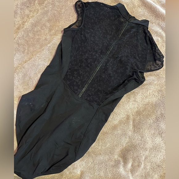 Mirella Leotard - Picture 3 of 4